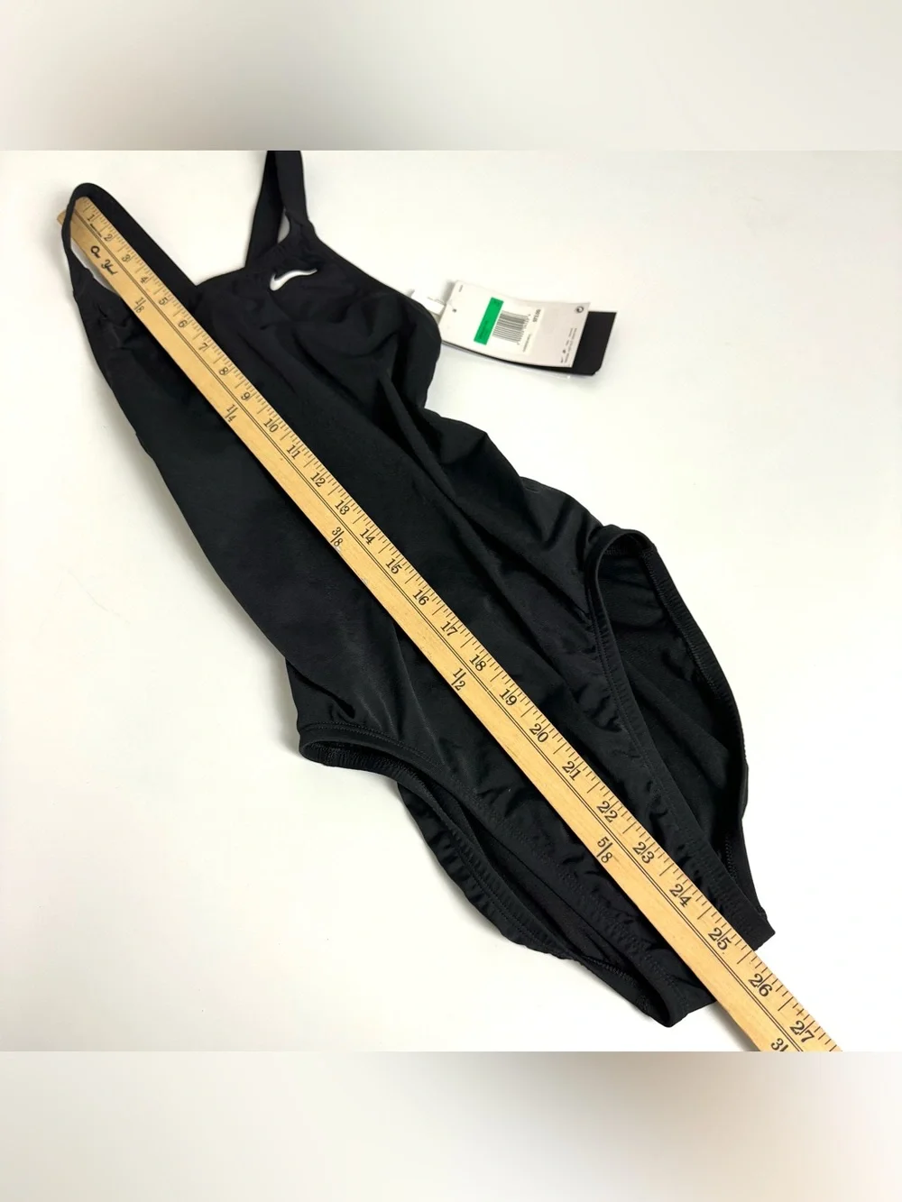 NWT Nike HydraStrong solid fastback one-piece swimsuit Women’s Sz 4 / 30 Black